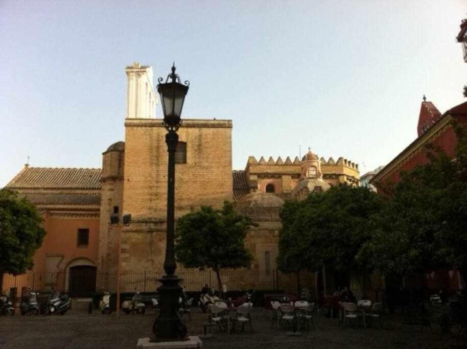 Enjoy Life Sevilla Bagian luar foto