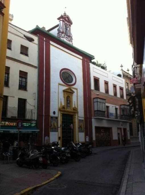 Enjoy Life Sevilla Bagian luar foto